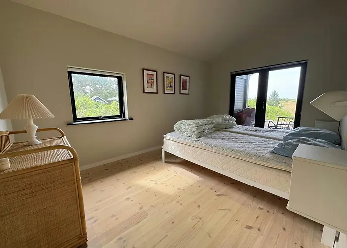 Beachfront With Sea View And Wild Nature Nordenbro Vesteregn