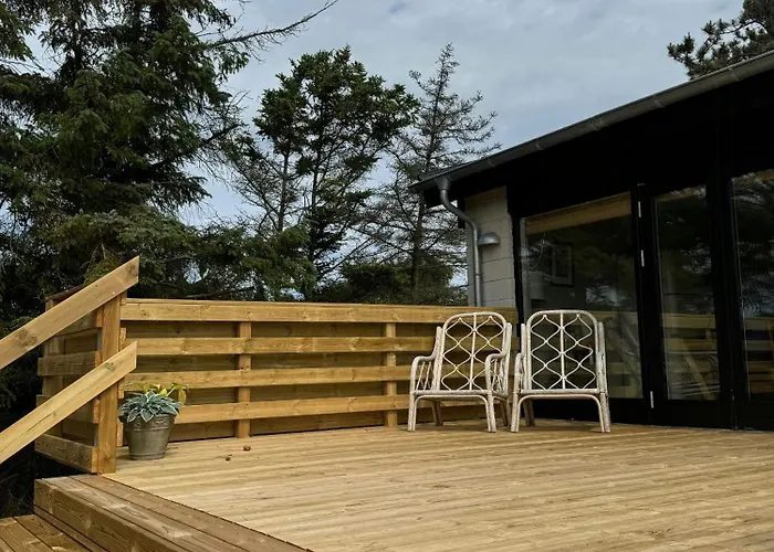 Beachfront With Sea View And Wild Nature Nordenbro Vesteregn