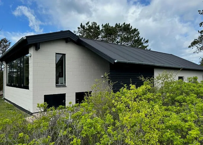 Beachfront With Sea View And Wild Nature Сasa de vacaciones *